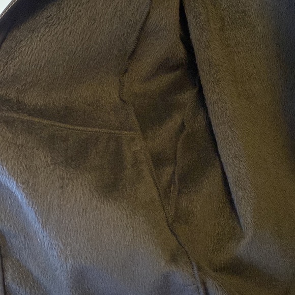 Black athletic sweater with fur inside - Picture 4 of 5